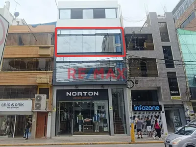 Alquilo Local Comercial De Estreno En Centro De Chiclayo -  Tercer Piso