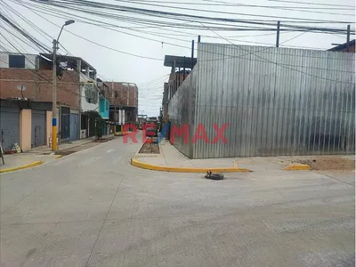 Venta De Casa En Esquina