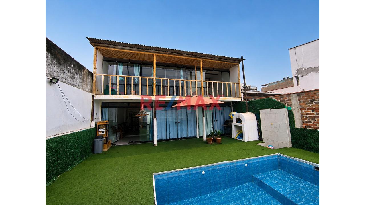 Venta De Casa De Playa Frente A Parque Y Con Vista Al Mar De 219M2 En Lurin - Playa Arica