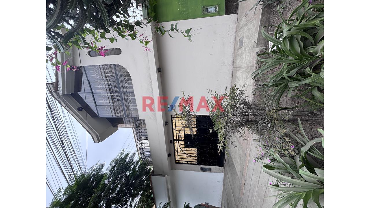 🏡 Casa En Venta En Ate – Frente A Parque | Amplia, Iluminada Y Excelente Ubicación