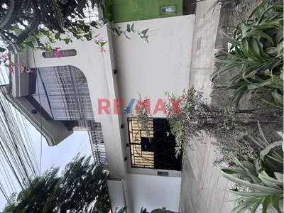 🏡 Casa En Venta En Ate – Frente A Parque | Amplia, Iluminada Y Excelente Ubicación
