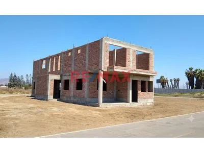 Venta De Casa Con Terreno De 235 Metros En Condominio Seguro Cerca De Lima