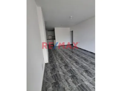 Venta Amplio Departamento En Estreno - Villa Maria Del Triunfo - Piso 3