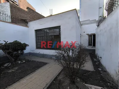 Venta De Terreno Comercial En Jesus Maria De 236M2