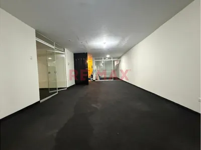 Alquilo Amplia Oficina O Almacen En Segundo Piso
