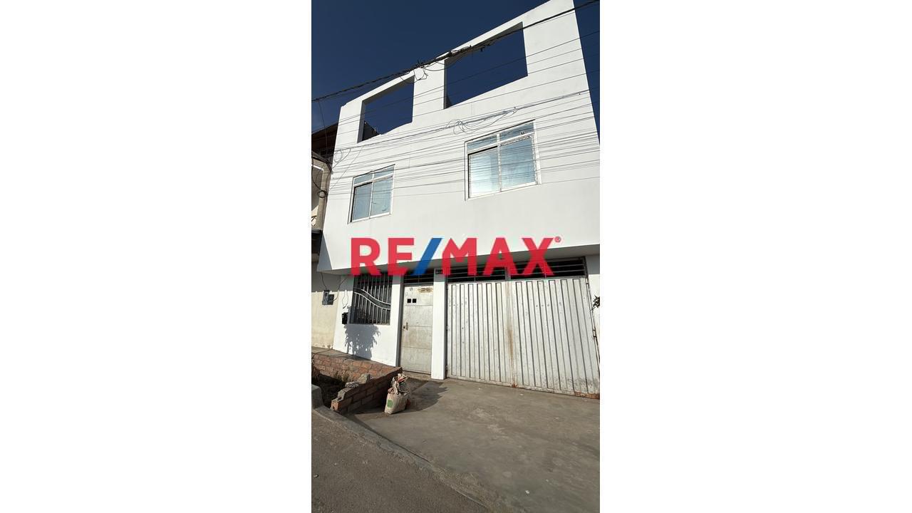 SE VENDE CASA DE 2 PISOS EN EL SECTOR NUEVO JERUSALÉN, ESPERANZA PARTE ALTA - S/250,000