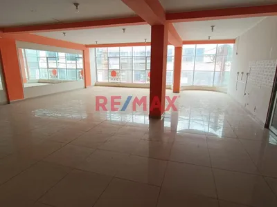 Alquiler De Local Comercial En Zona Muy Comercial