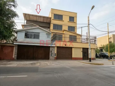 Casa en venta · Av. Alejandro Bertello 408, Lima · 328 m², 12 dorm.