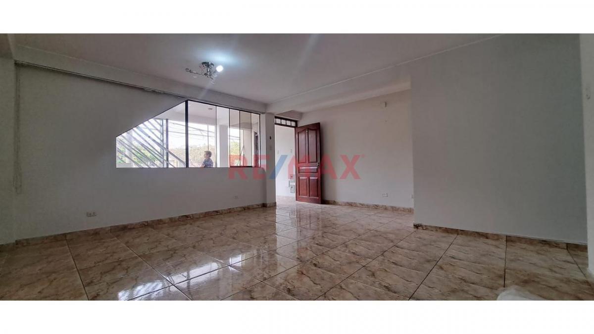 Venta de Departamento en Comas - Lima 3 Dormitorios 