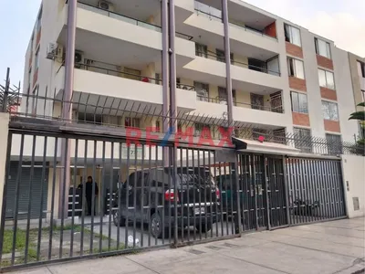 Se Alquila Lindo Departamento Con Vista A La Calle Zona Residencial Tranquila