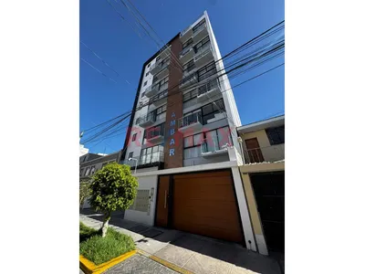 🏡✨ ¡Departamento 3Er Piso En Venta Cerca De La Universidad La Católica – Arequipa! ✨