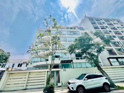 Departamento en venta · Ca. Gral. Borgoño al 1100, Miraflores · 206 m², 3 dorm.