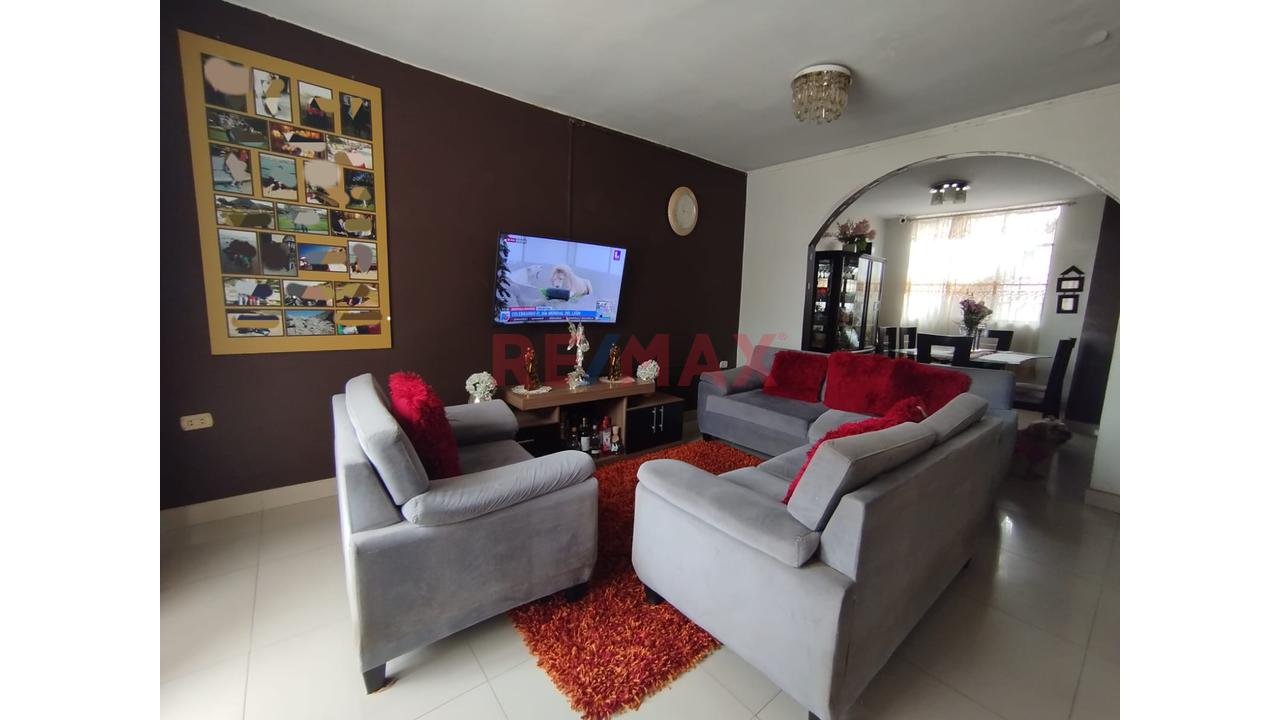 Venta De Casa Dos Pisos En Avenida Don Bosco