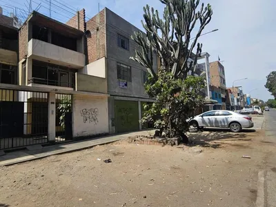 Alquiler de Local Comercial en Ate - Lima 5 Dormitorios 