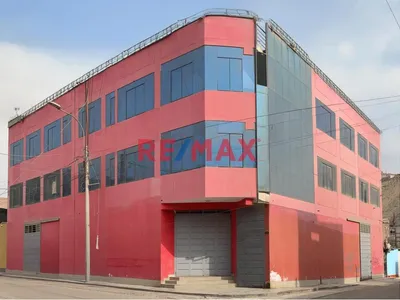 Alquiler De Edificio Comercial – Ideal Para Galería, Almacén O Negocio De Subarrendamiento