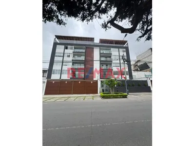 Amplio Departamento En Surco 120 M2