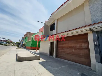 🚨 Casa De Estreno En Av. Loreto – Zona Altamente Comercial