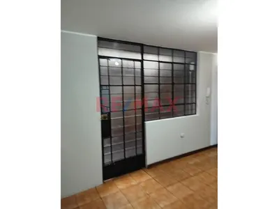 Se Alquila Minidepartamento En La Victoria