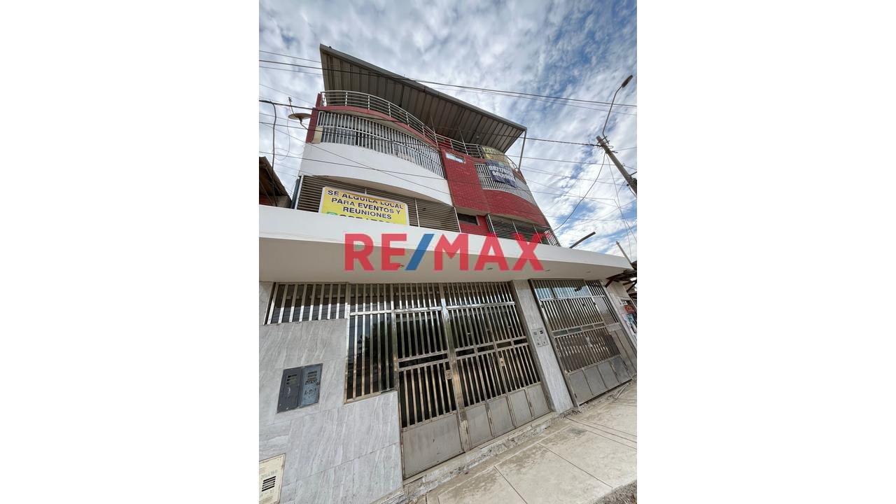 Venta De Casa De 4 Pisos En Av. Circunvalacion