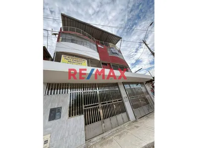 Venta De Casa De 4 Pisos En Av. Circunvalacion