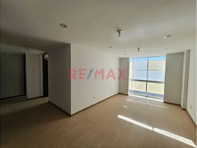 🏡 Amplio Departamento Con Cochera Para Dos Vehículos En Cerro Colorado