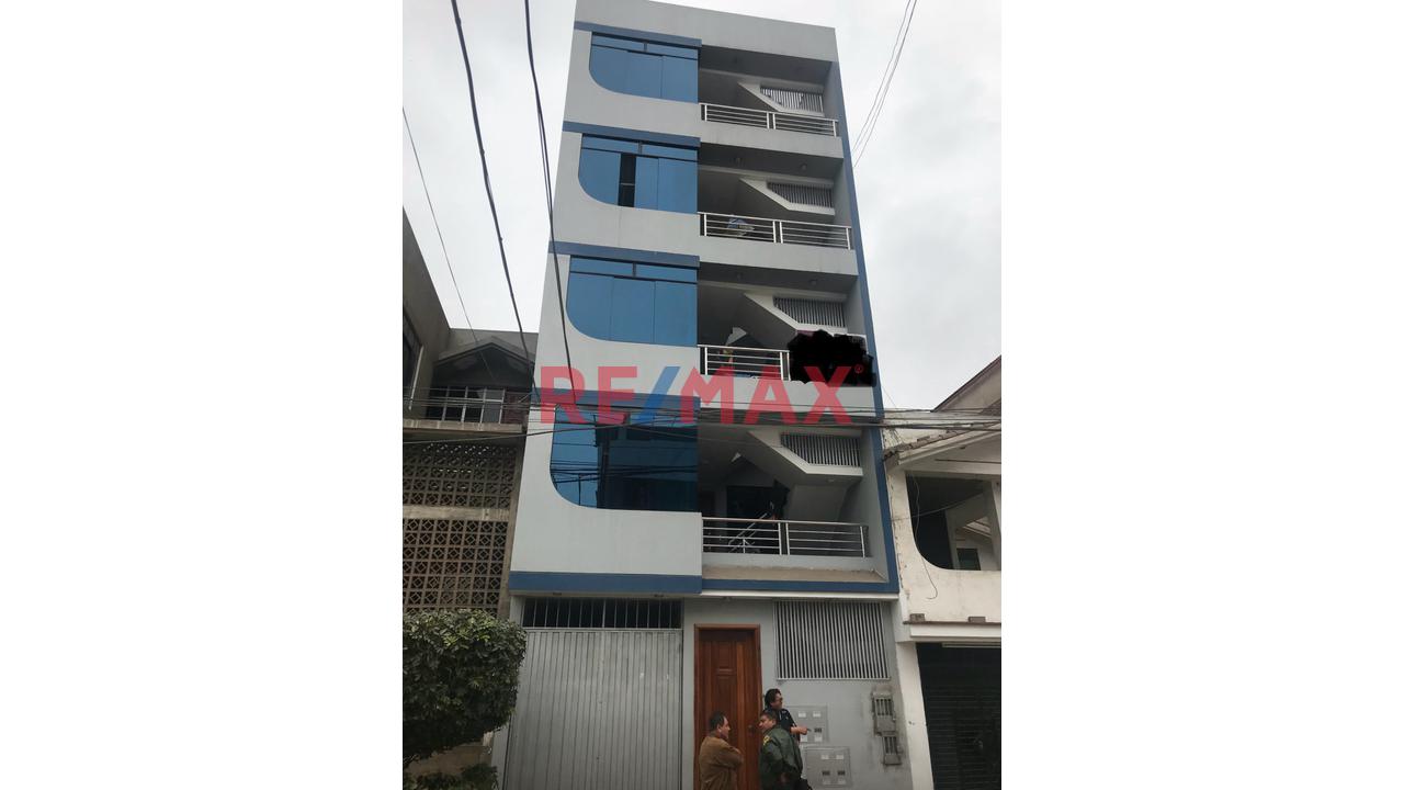 Se Vende Departamento Duplex En  Los Olivos