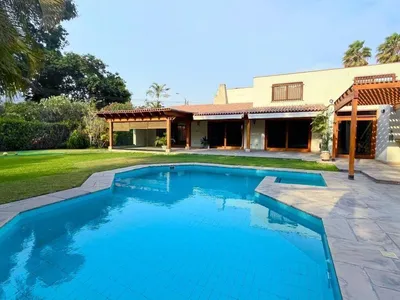 Venta de Casa en La Molina - Lima 4 Dormitorios