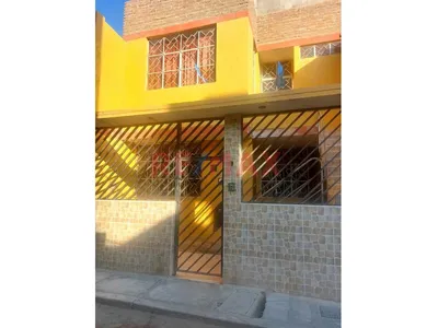 🏡 ¡Alquila Una Amplia Casa De 2 Pisos En Chiclayo! Cerca De Banco Bcp Santa Victoria