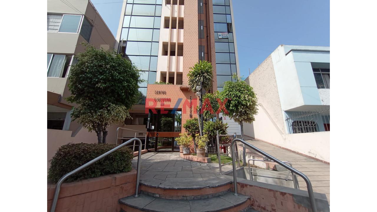 Venta Oficina Comercial Remodelada En San Isidro