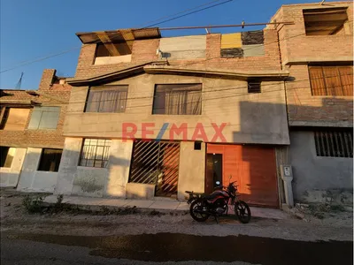 ¡Casa En Venta De 2 Pisos Con Proyección En Paucarpata!