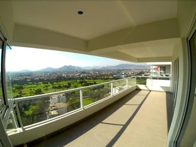 Venta de Departamento en Santiago de Surco - Lima 3 Dormitorios