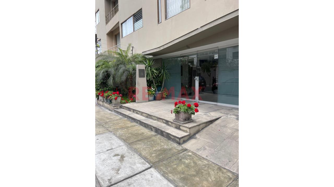 Oportunidad Unica, Venta De Departamento Flat En Miraflores