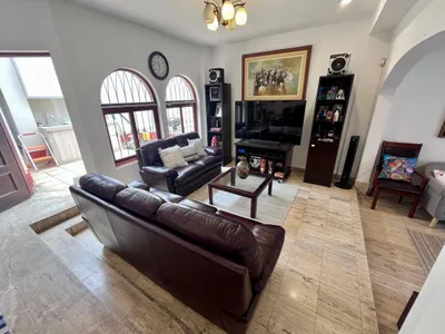 Casa en venta · Miguel Ángel Buonarroti 304, Santiago de Surco · 252 m², 5 dorm.