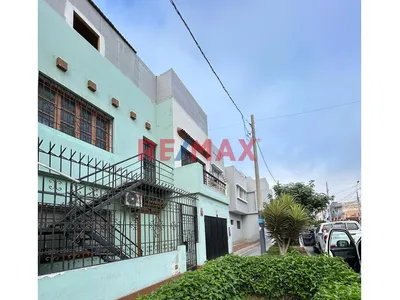 Se Alquila Local Comercial De 120 M2