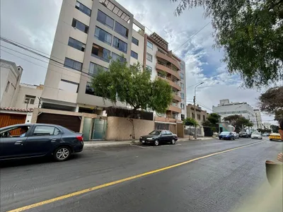 Venta de Departamento en Miraflores - Lima 3 Dormitorios