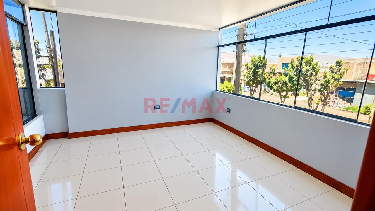 Casa Comercial En Alquiler Ideal Para Negocio