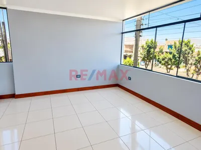 Casa Comercial En Alquiler Ideal Para Negocio