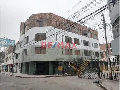 Vendo Piso Completo Con Triple Potencial De Renta En Esquina De Av. Alfredo Mendiola, San Martín De Porres.