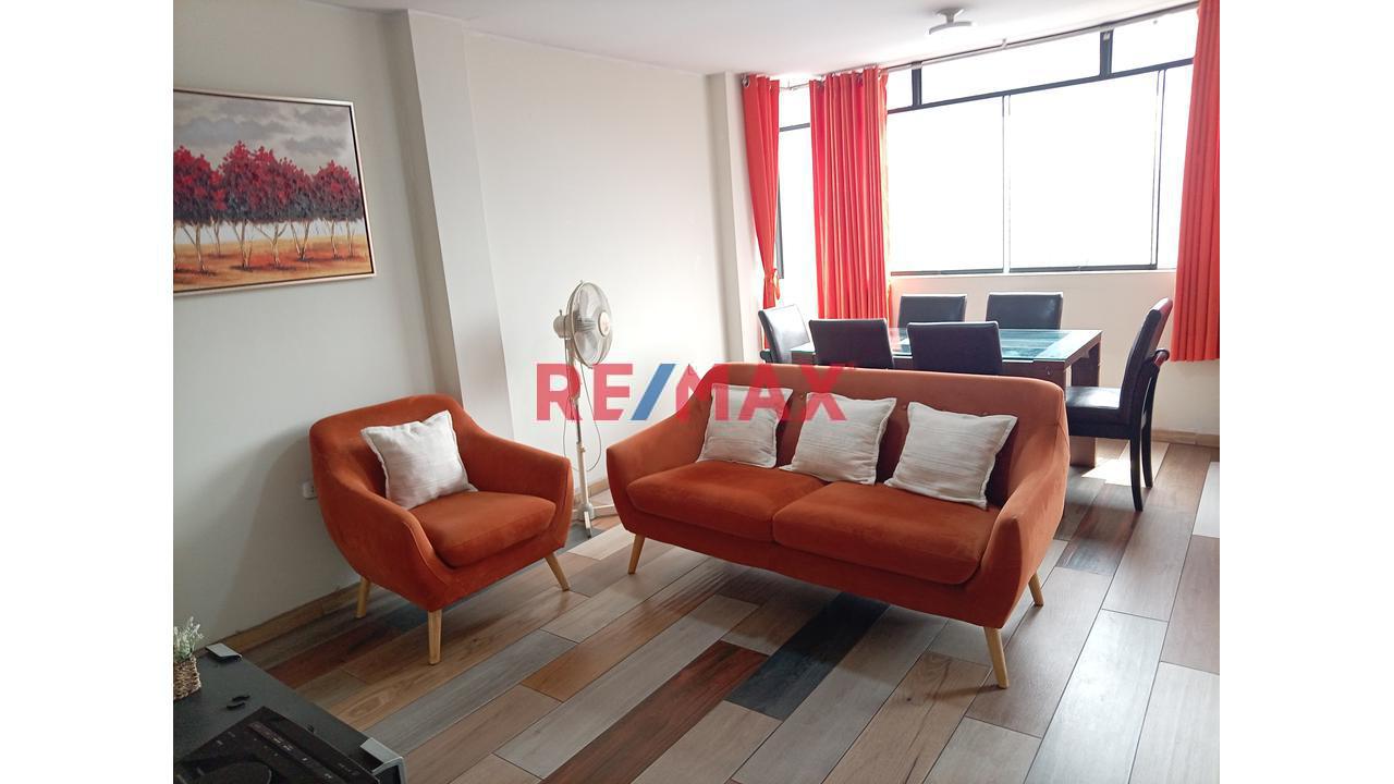 Departamento De 77.35M2 En Venta En 3Er Piso A Pasaso De La Av. Tupac Amaru - Comas