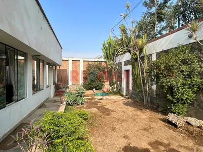 Venta Casa Con Patio, Terraza Y Jardín En La Molina