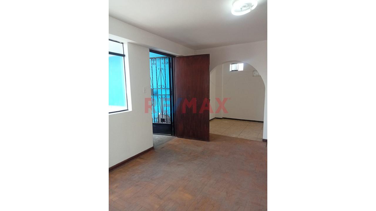 🏢 ¡Departamento En Venta – 4To Piso Con Vista Interna – Av. Malecón Miguel Checa 353 – Horizonte Zárate, Sjl! 🌟