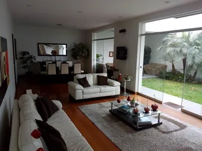 Venta de Casa en La Molina - Lima 4 Dormitorios
