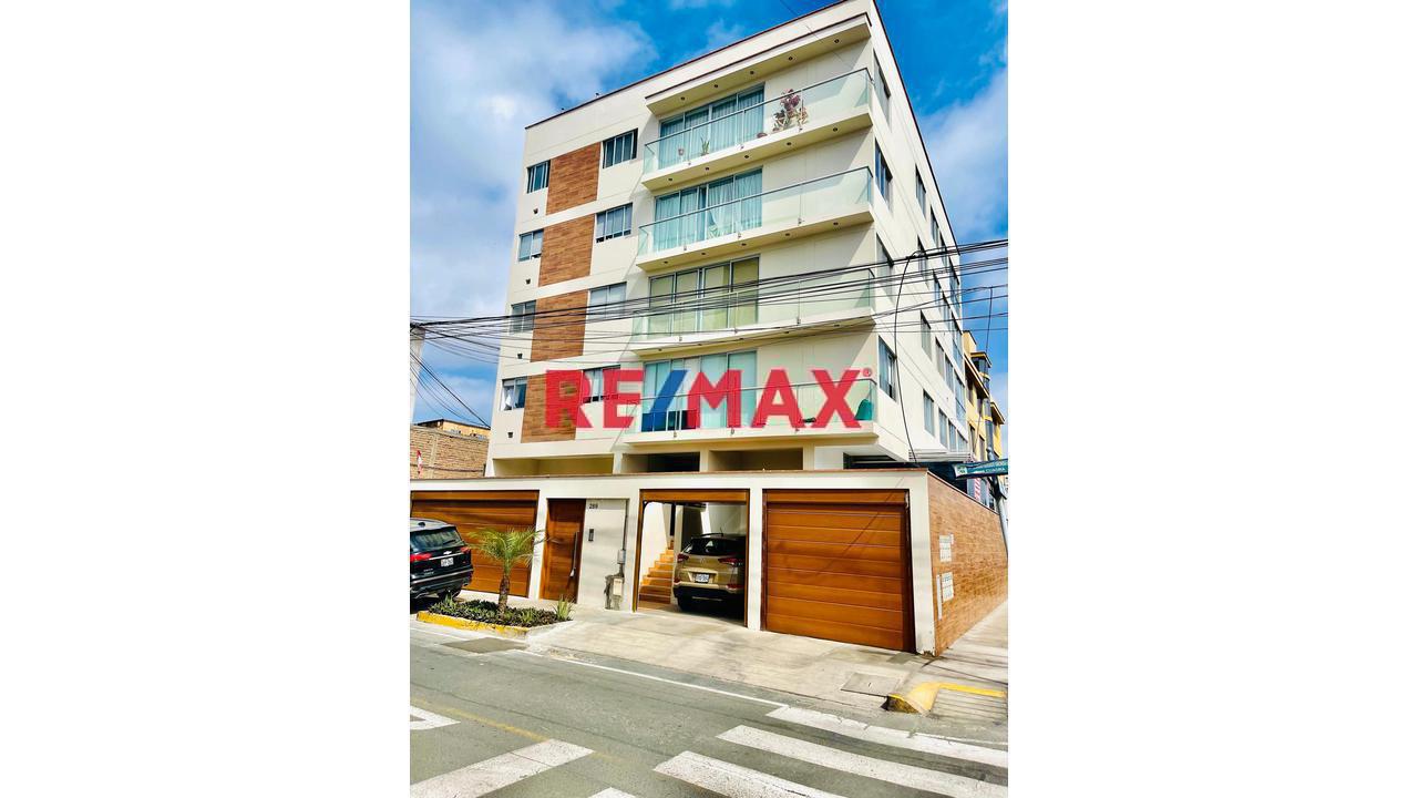 Exclusivo Departamento En Primer Piso Con Terraza Y Zona De Parrilla En Rosario De Villa – Chorrillos