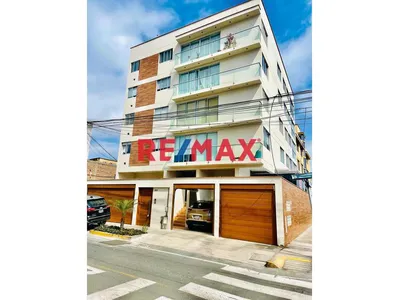 Exclusivo Departamento En Primer Piso Con Terraza Y Zona De Parrilla En Rosario De Villa – Chorrillos