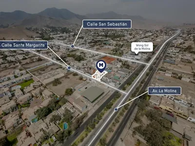 Venta de Casa en La Molina - Lima 7 Dormitorios