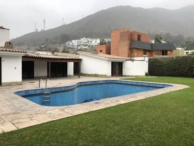 Casa en venta · Calle Islas Virgenes N 1, La Molina · 1160 m², 4 dorm.