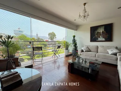Venta de Departamento en Santiago de Surco - Lima 4 Dormitorios