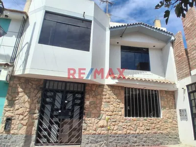 Casa En Venta Urbanizacion Las Delicias Chiclayo