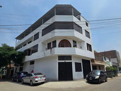 Venta de Casa en Los Olivos - Lima 7 Dormitorios 