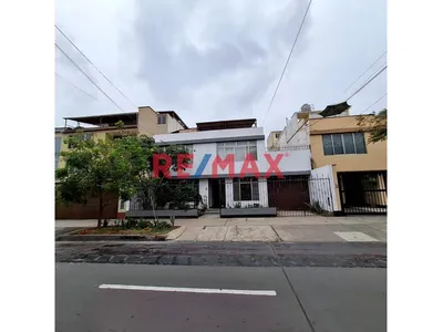 Venta Casa Como Terreno En San Borja Parametros Tres Pisos